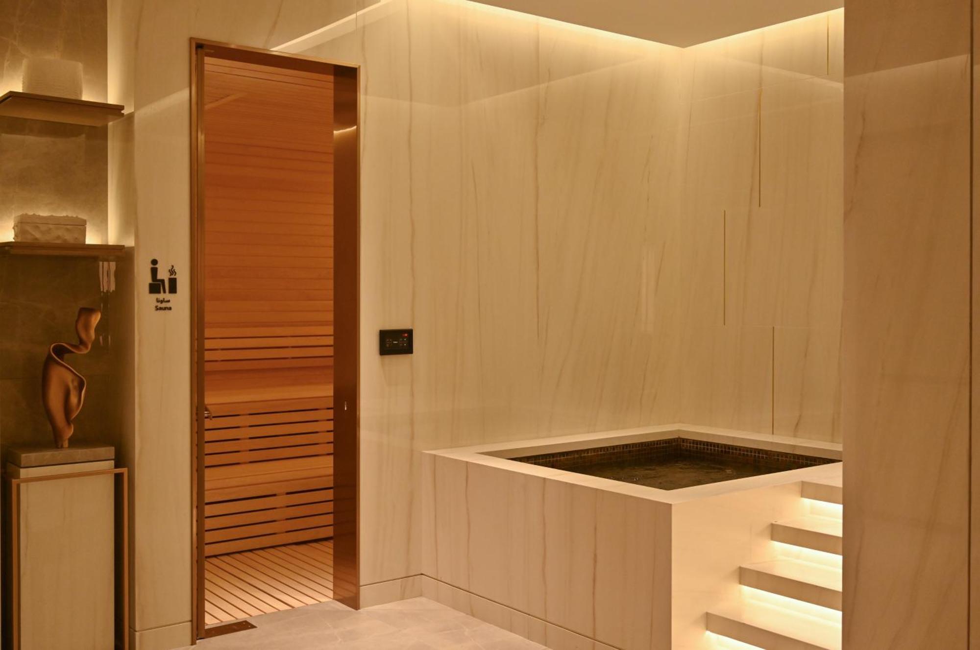 Onyx Rotana Manama Exterior foto A Turkish bath in a hotel