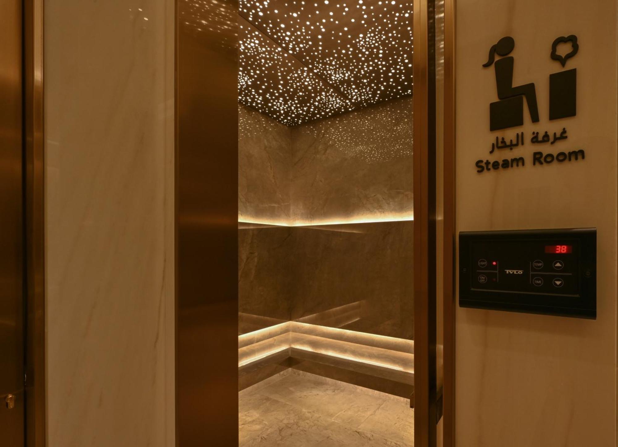 Onyx Rotana Manama Exterior foto A steam room in a hotel
